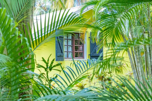 Photo extérieure d'une fenêtre d'un duplex du Caraib'Bay Hôtel